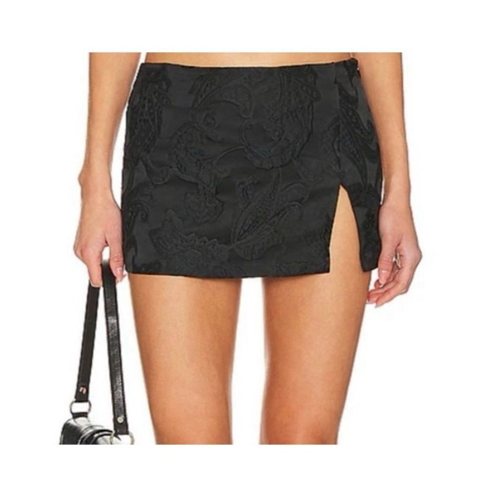 NWOT SUPERDOWN Zya Mini Skirt in Black